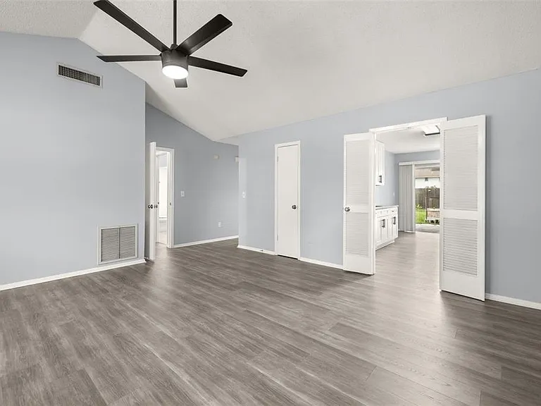 3257 Laurel Dale Dr — Photo 8