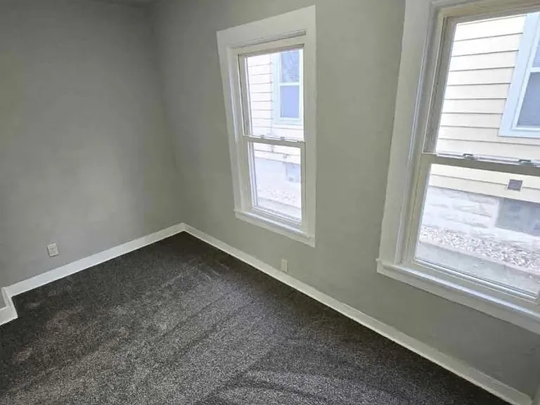 417 Fulton Ave — Photo 6
