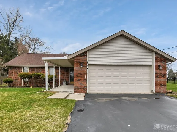2332 Pawnee Dr, London, OH 43140