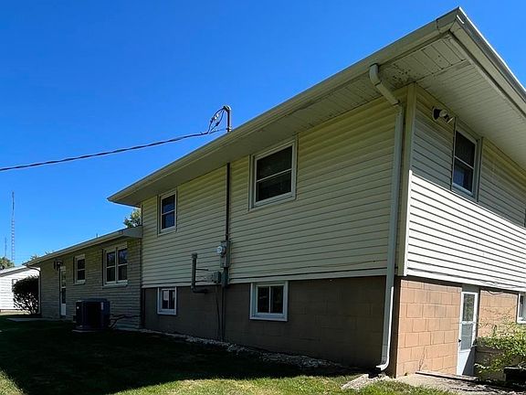 3rd image of 315 S Kennedy Dr