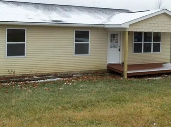 8533 W Lamoreaux Rd, Fowlerville, MI 48836