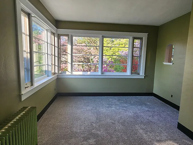 470 Maple St — Photo 17