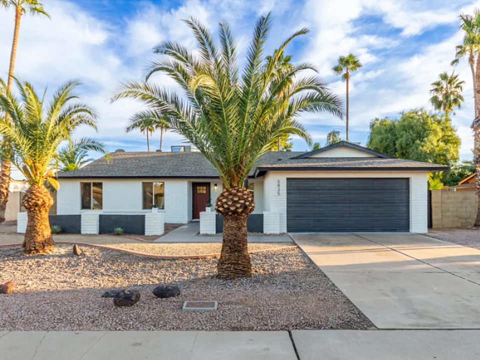 5835 E Acoma Dr