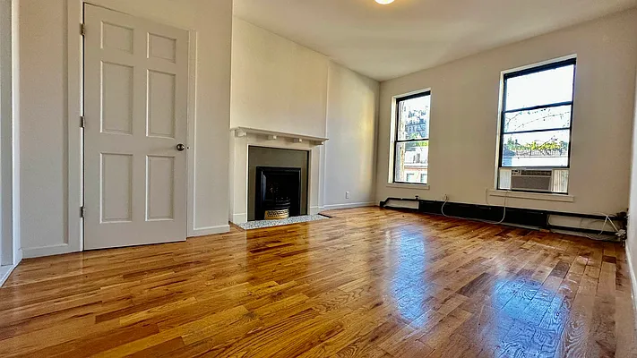 Rented by HOLTON REAL ESTATE INC. | media 13