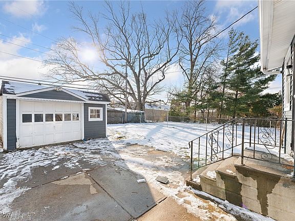 3rd image of 22046 Wilmore Ave
