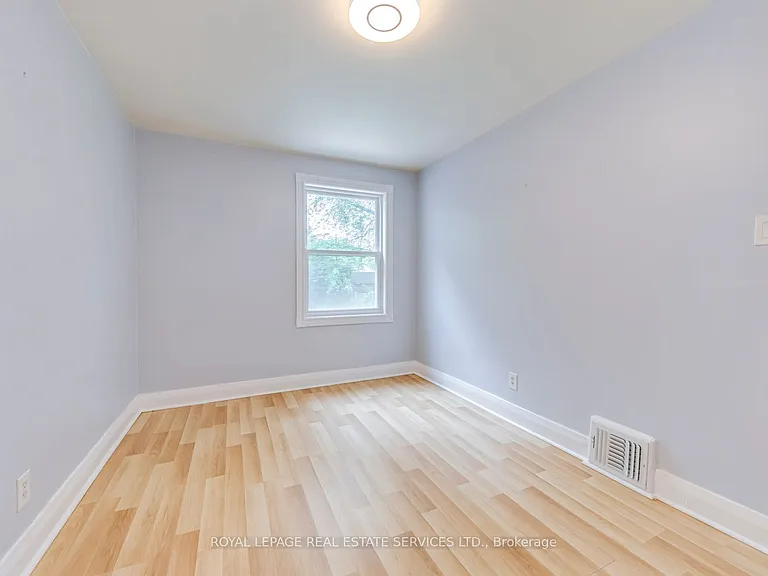 75 Elma St — Photo 16