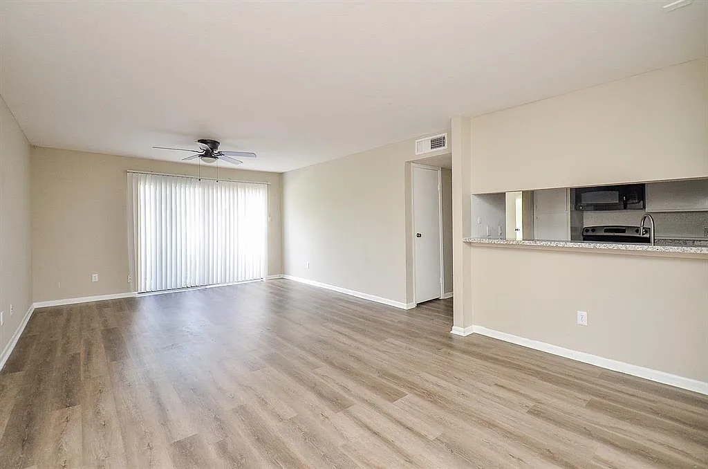 2 bed, 1.5 bath, 950 sqft, $1,150 — Photo 4