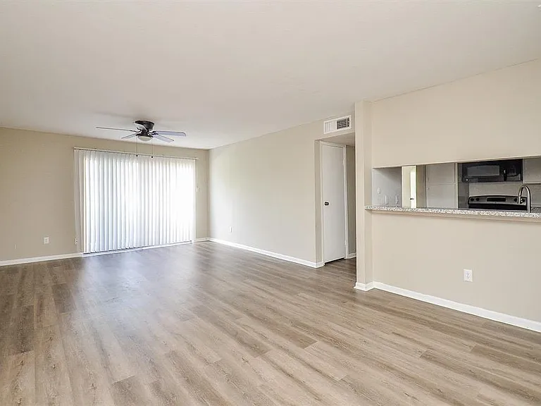 3075 Walnut Bend Ln #23 — Photo 4