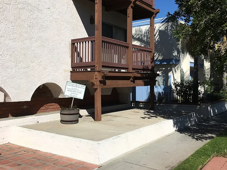 415 15th St — Photo 3