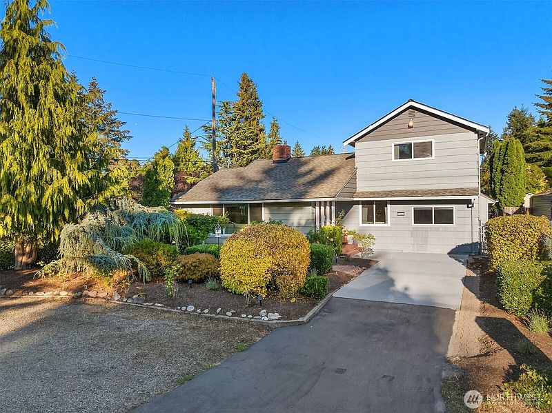 2nd image of 11902 21st Avenue SW