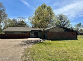 1203 Lamar St, Cleveland, MS 38732
