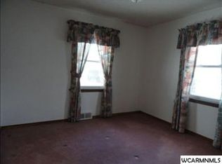 402 S 5th St, Marshall, MN 56258