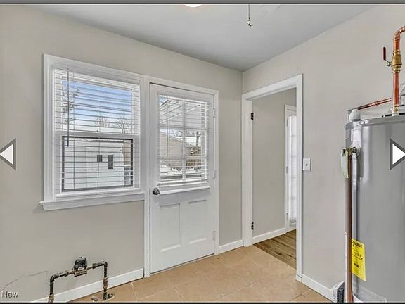 2nd image of 595 Oakmoor Ave