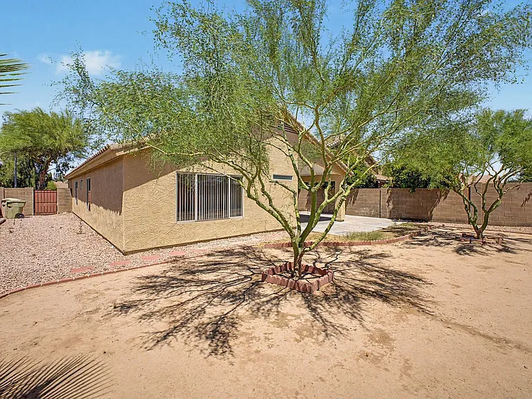 7043 W Phelps Rd — Photo 31