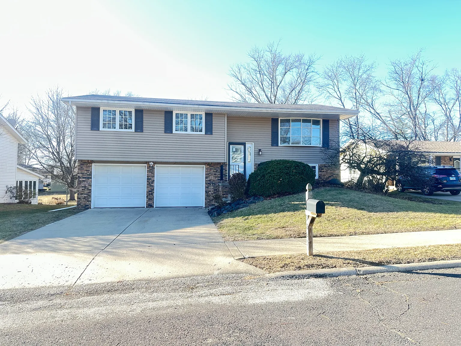 3821 N Laramie St — Photo 1