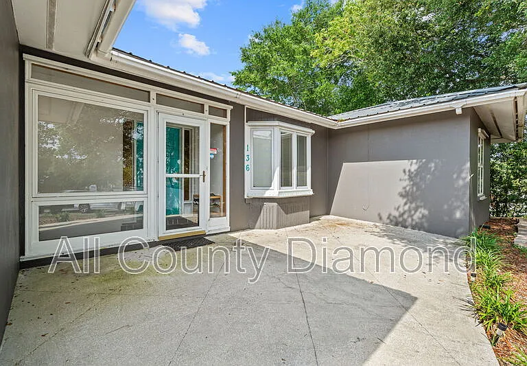 136 Colina Cir — Photo 3