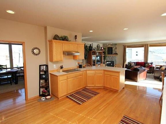 5th image of 204 N Shore Dr