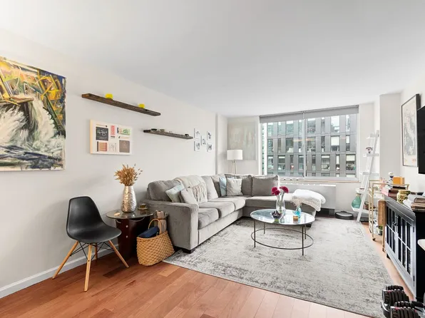 275 Greenwich St APT 9DS, New York, NY 10007