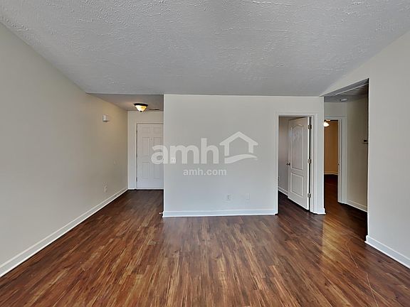 4th image of 305 W Winterberry Trl