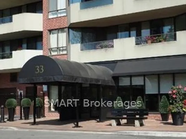 33 Weldrick Rd E #103, Richmond Hill, ON L4C 8W4