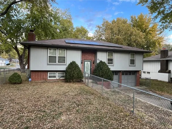 2501 Folsom St, Leavenworth, KS 66048