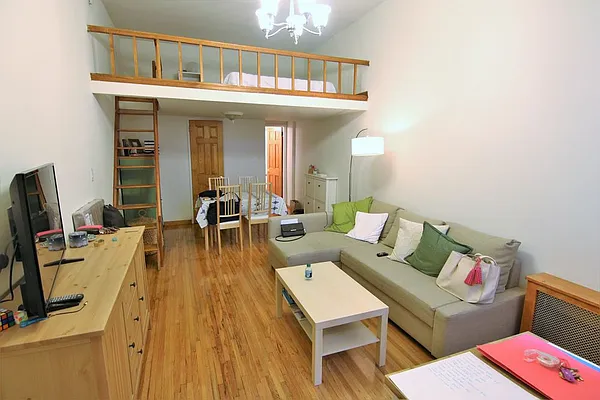 Rented by JK Dansar Corp | media 9