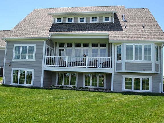 3rd image of 4203 NE Bellagio Cir