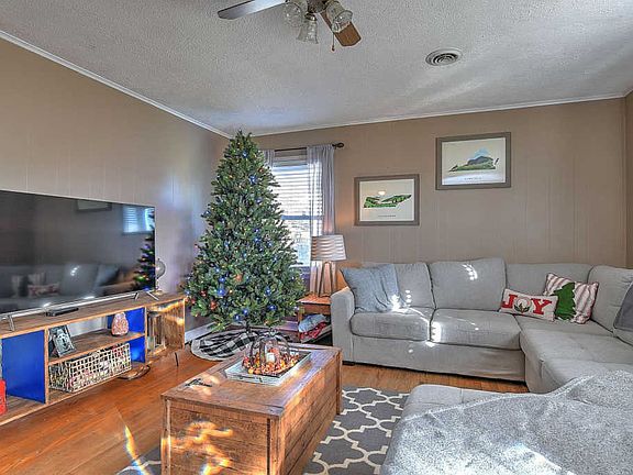 4th image of 3020 Lowrance Dr