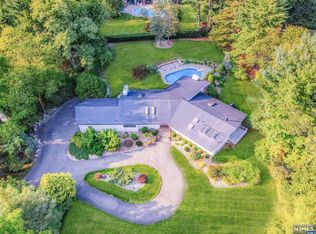 897 Franklin Lake Rd, Franklin Lakes, NJ 07417