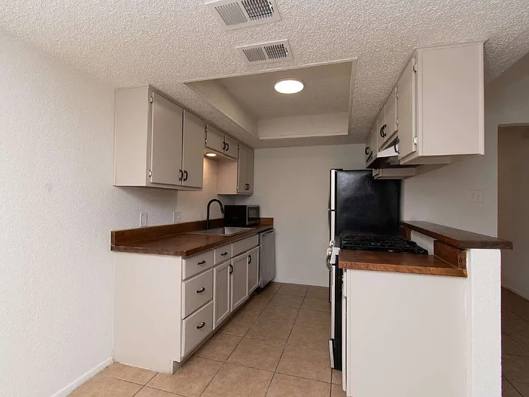 4405 Teri Rd #B — Photo 6