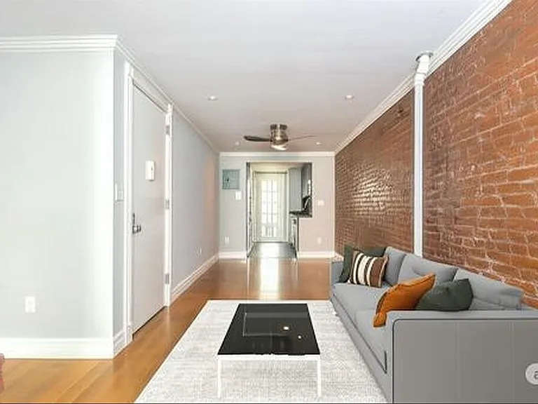 118 E 7th St #5W — Photo 4