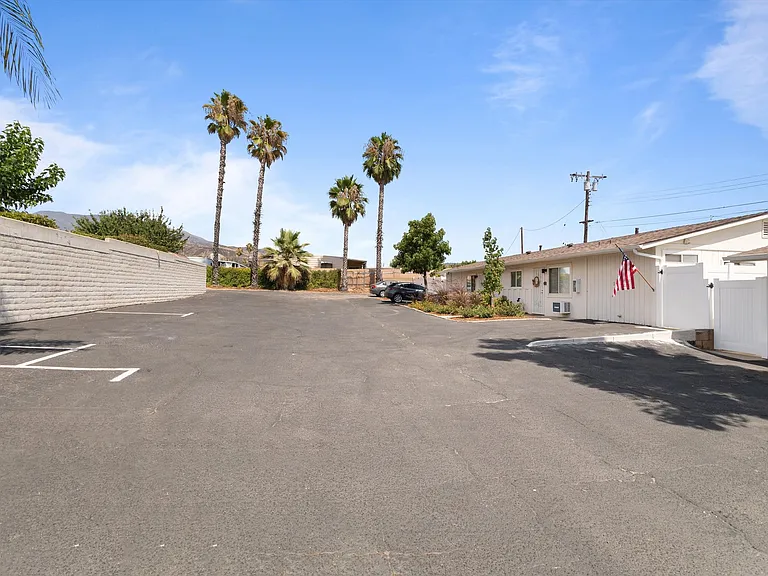 Vista Palms Apartment Homes- Yucaipa, CA — Photo 30