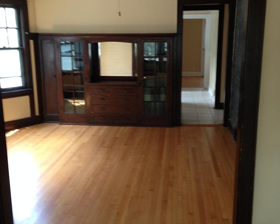 1st image of 3323 N Bartlett Ave