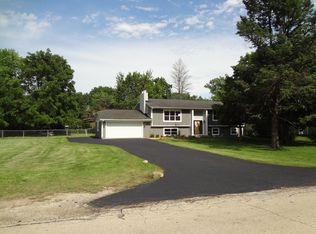 103 Sharon Dr, Dundee, IL 60118