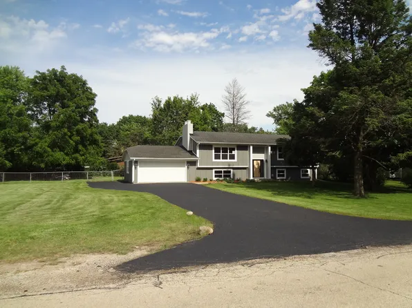 103 Sharon Dr, Dundee, IL 60118