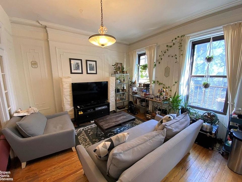 1st image of 515 Henry St #3