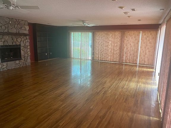 5th image of 384 Stallion Rd