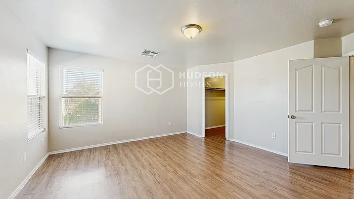 4018 W Irwin Ave — Photo 16