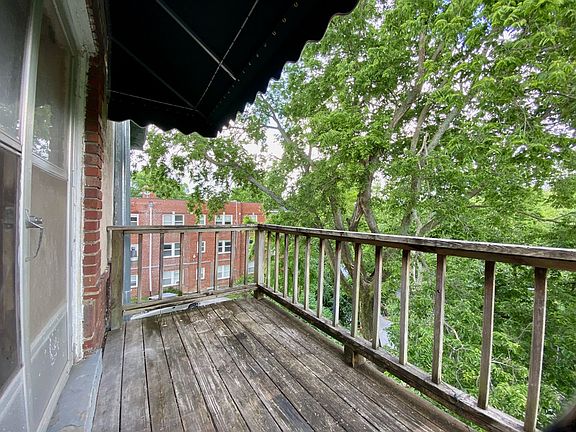 5th image of 1500 W 37th Wyoming Street 21 #3623-3619-25