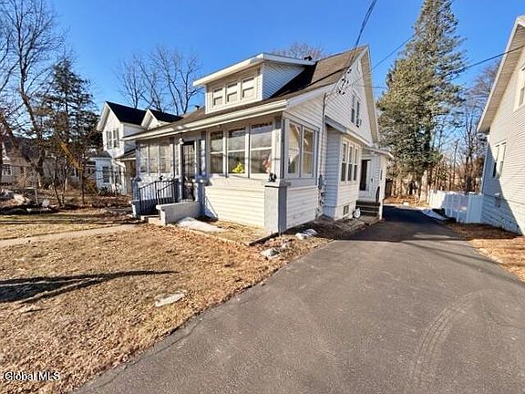 3rd image of 128 Old Loudon Road