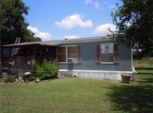 219 Heritage Oaks Dr, Cedar Creek, TX 78612