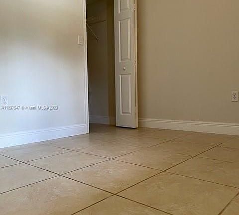 4th image of 985 NE 34th Ave Unit 102