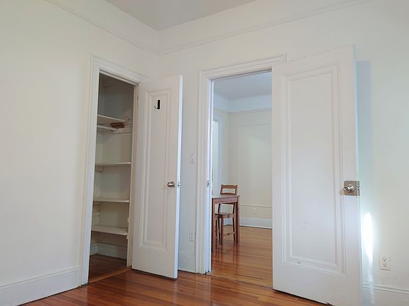 3rd image of 3946 27th St APT 2E