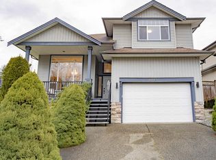 23717 110th Ave, Maple Ridge, BC V2W 1E7