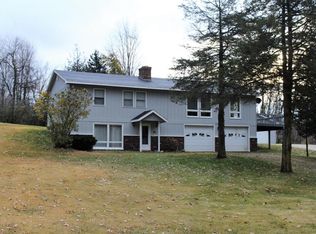 9237 Lost Trail Dr, Delton, MI