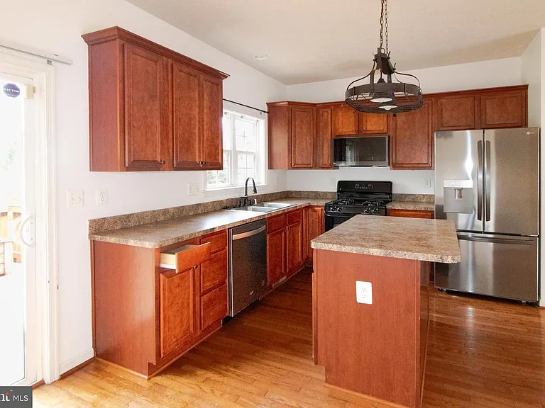 104 Stingray Ct — Photo 12
