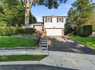 11 Tulip Lane, Port Washington, NY 11050