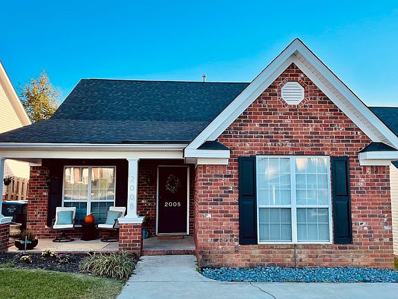 Cozy, quiet street and neighbors with two off-street parking spaces. 

3 parking spaces available total.