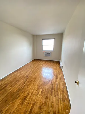 Rented by Olympic CIty Real Estate | media 6