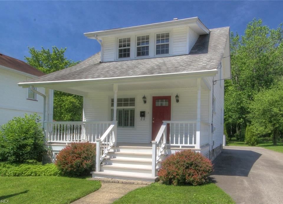1st image of 129 N Main St